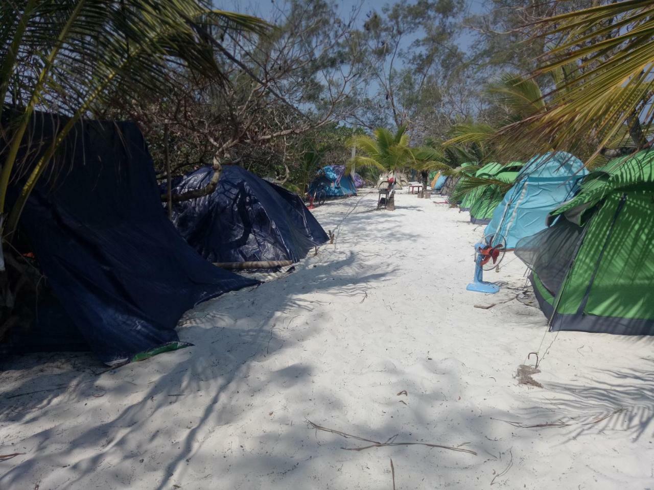 Sandbank Restaurant & Camping Koh Rong Kaoh Touch Dış mekan fotoğraf